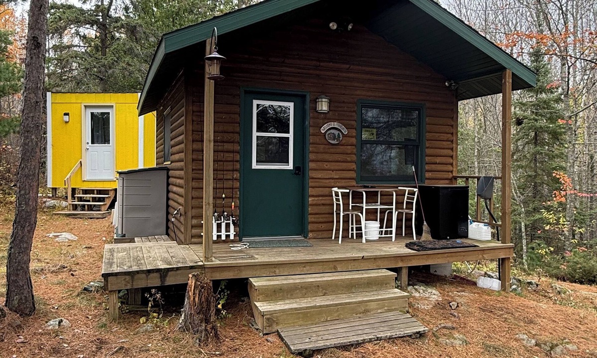 Tower Cabin | Rustic Vibe-Inn Cabin – Lakefront Boat-Access Getaway, Kids & Dogs Welcome