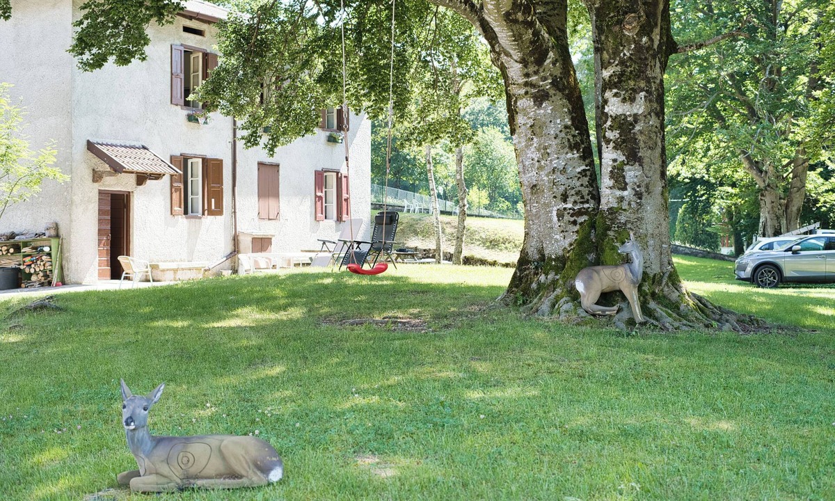 Piani Resinelli Apartment | Rustico nel parco - Two Bedroom Apartment, Sleeps 4
