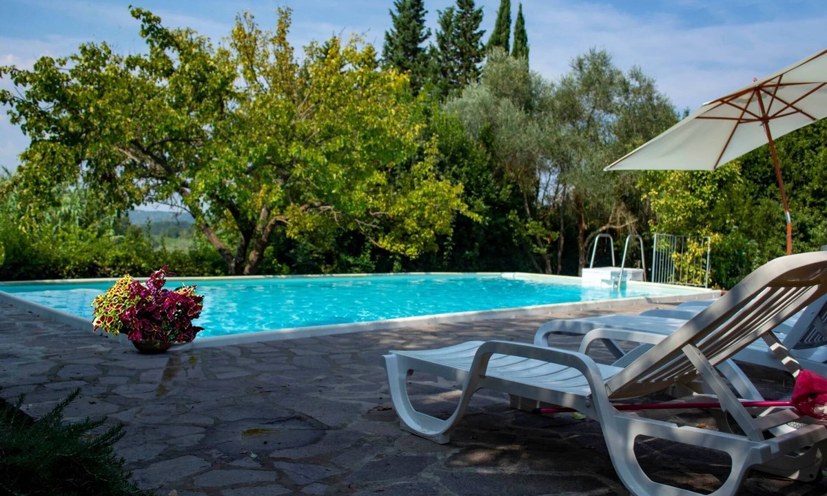 Ghizzano Apartment | Rustikale Wohnung mit Swimmingpool in den Hügeln der Toskana by Interhome