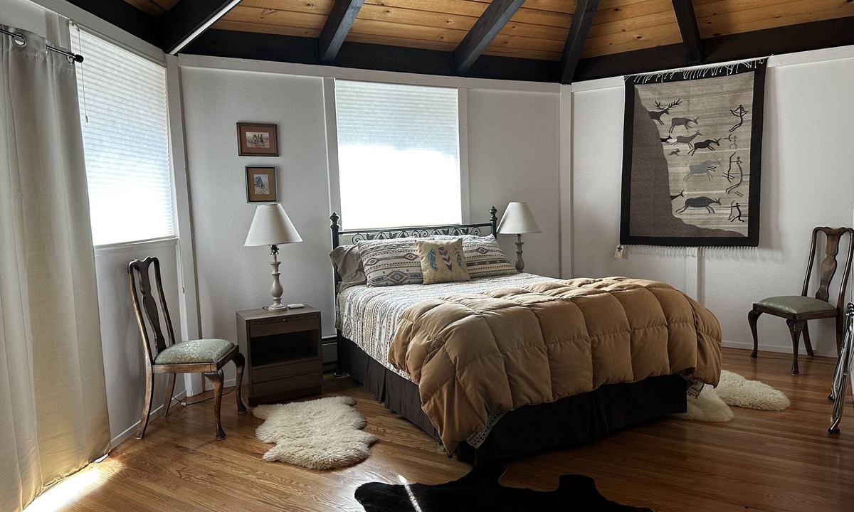 St. Helena House | RustRidge House, two bedroom two bath home overlooking vineyards