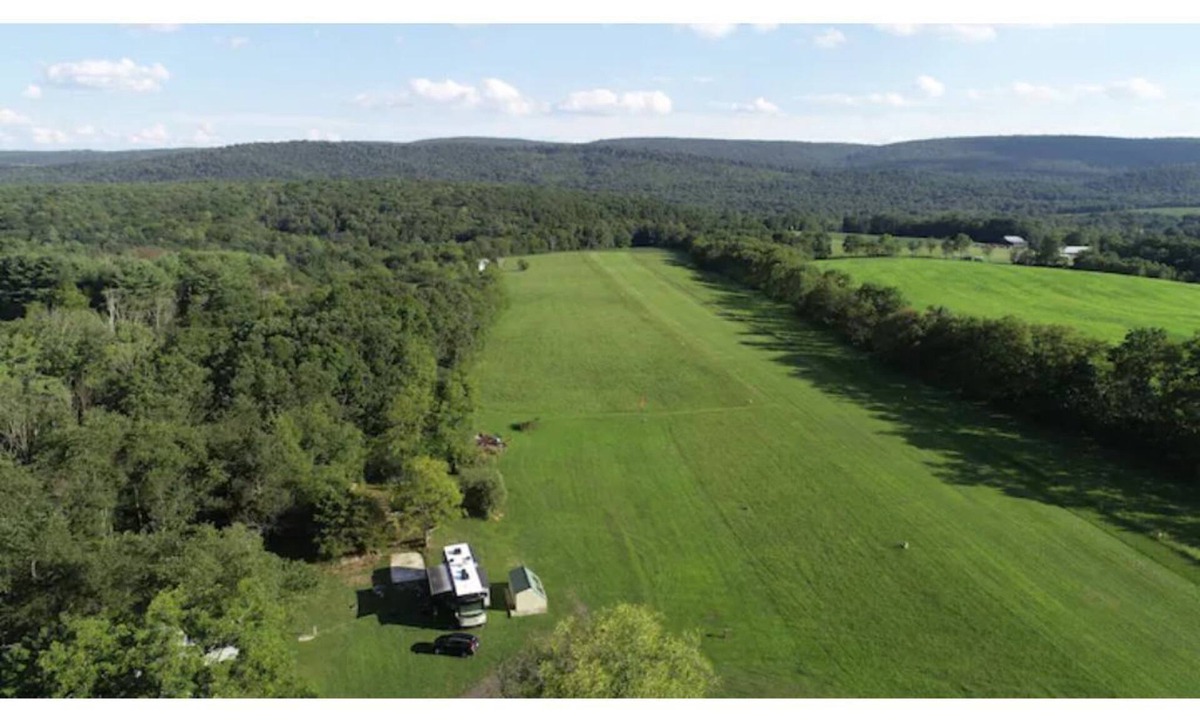 Pine Grove RV Rental | RV Site on Quiet, Private Airport