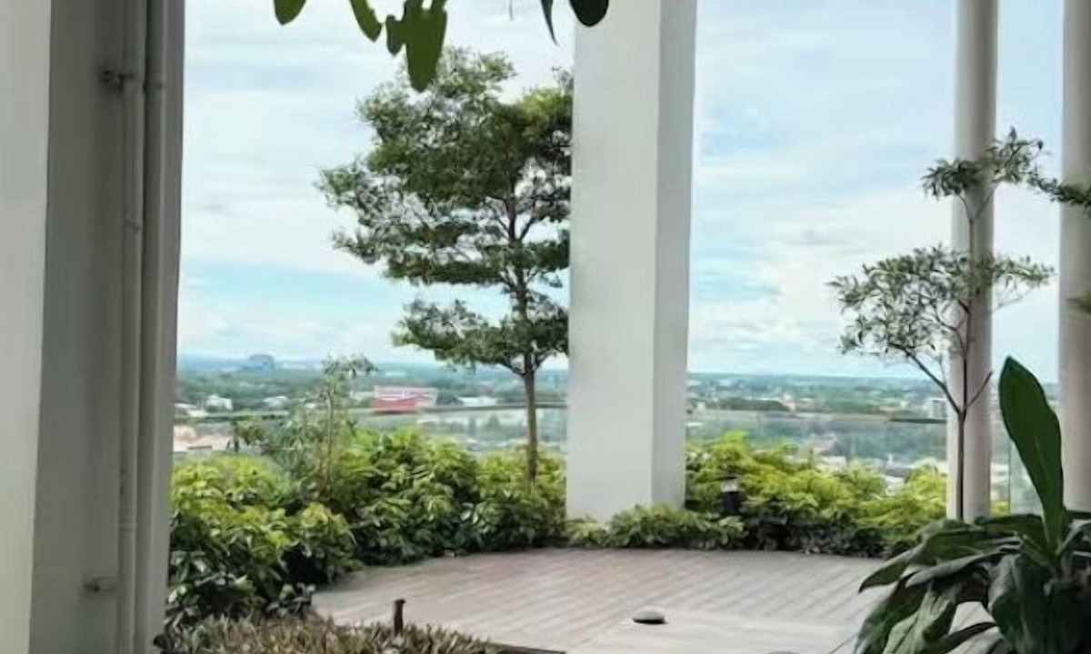 Mandurriao Condo | S & E condo with Panoramic view