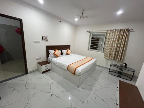Narasapura Hotel | S L N paradise