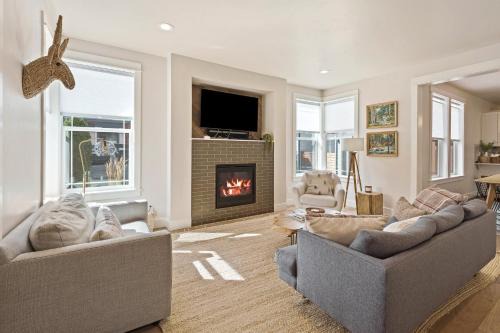 Century West House | S'More Bend home