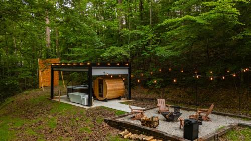 Primrose House | S'more Memories-Cold Plunge, Sauna, Hot Tub Wellness Retreat