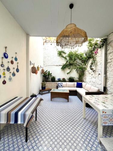 Ayvalik City Center House | Saatli Cami Houses