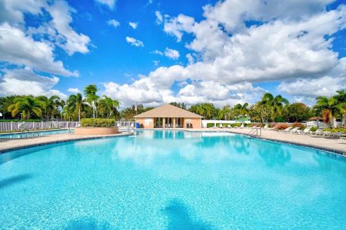 Sabal Harbour House | Sabal Key Townhome