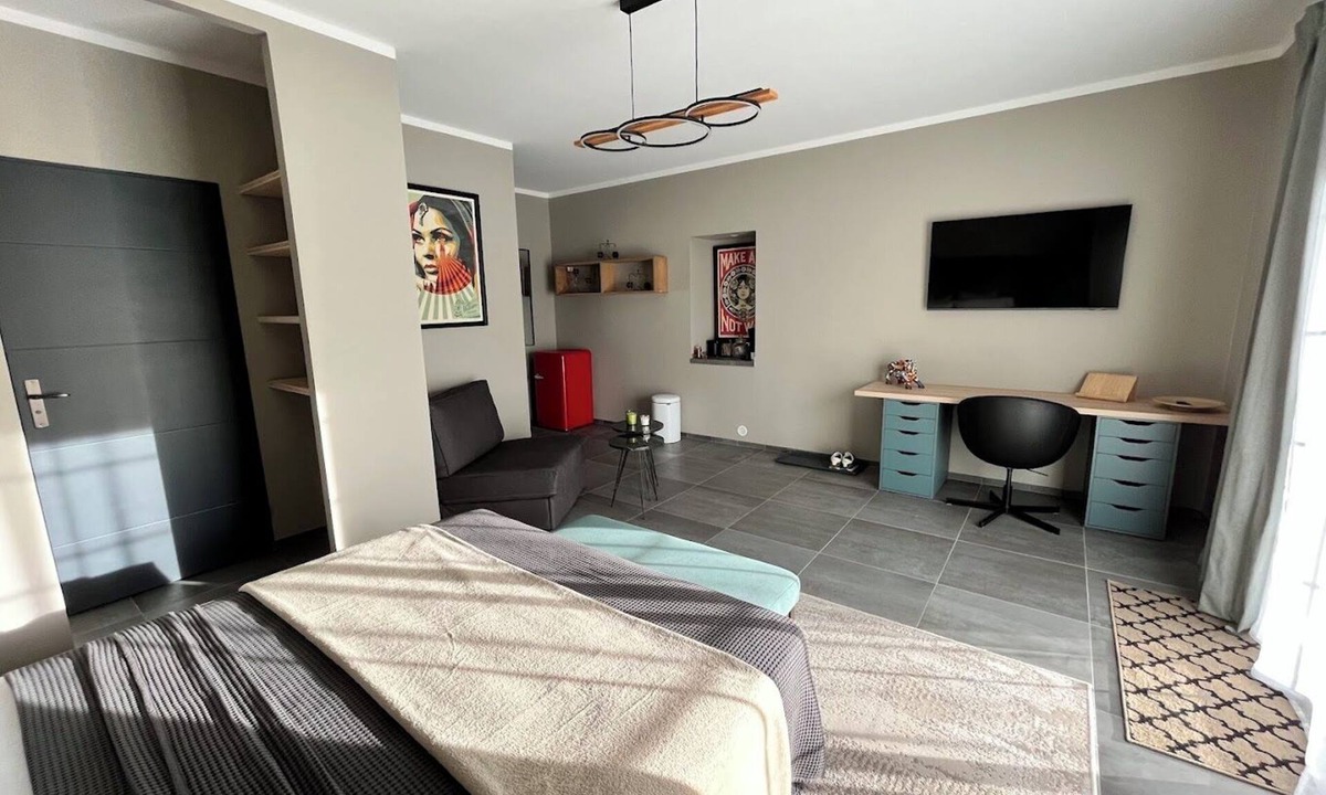 Sablet Apartment | Sablet : Exceptional room in a quiet, hotel-like setting