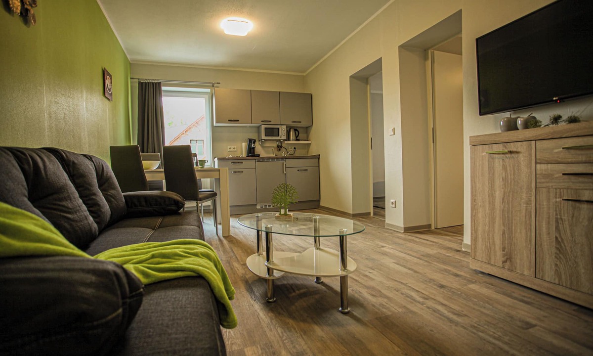 Großengottern Apartment | Sacher´s Quartiere - modern, close to Hainich, Unstrut cycle path and city trips