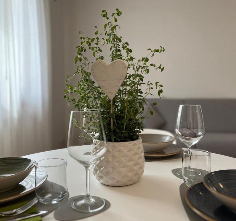 Pordenone Apartment | Saffron Suite, moderna e silenziosa vicino al centro