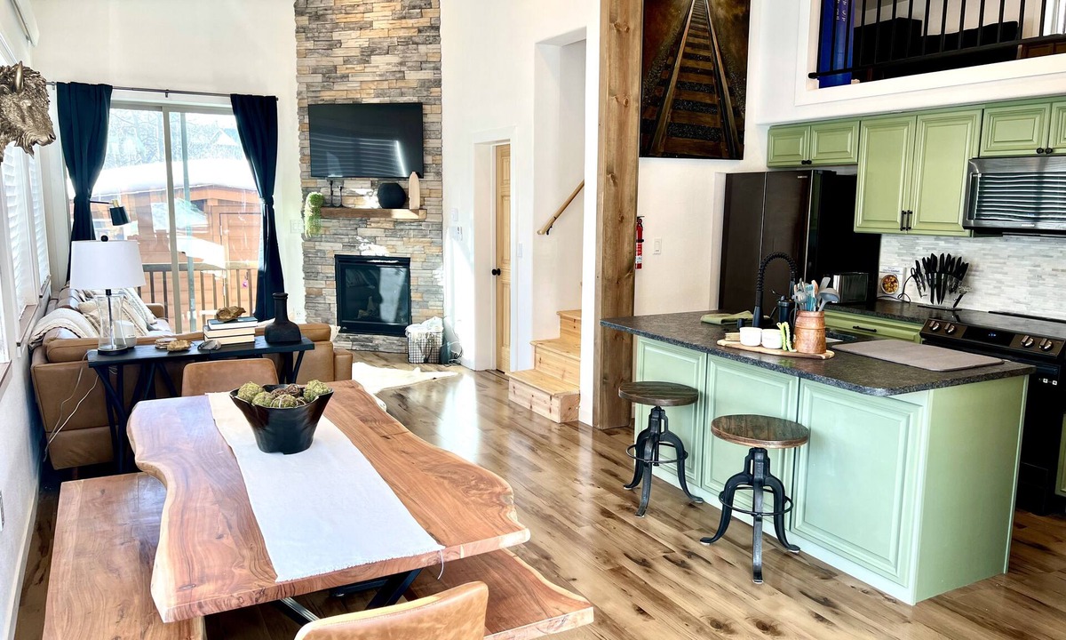 Braddock Hill Ski Chalet | Sage Mountain Chalet w/Resort Amenities, hot tub, pool, fire pit, BBQ!
