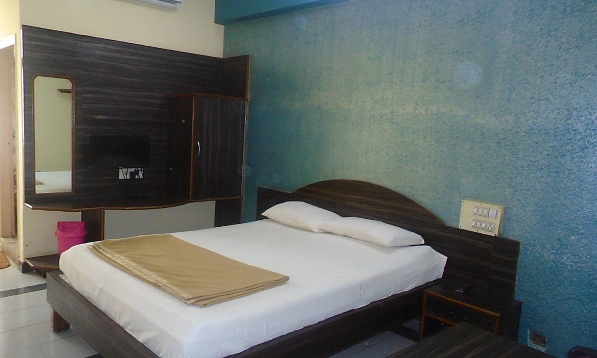 Mandya Hotel | Sai Residency