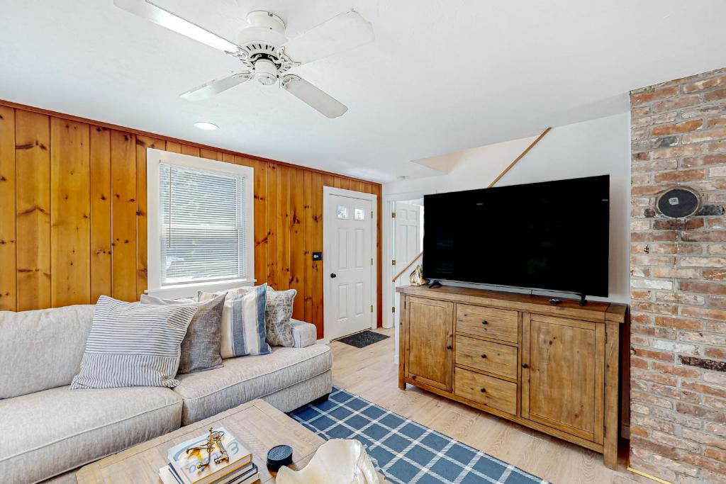 West of Town House | Sail Away Cottage