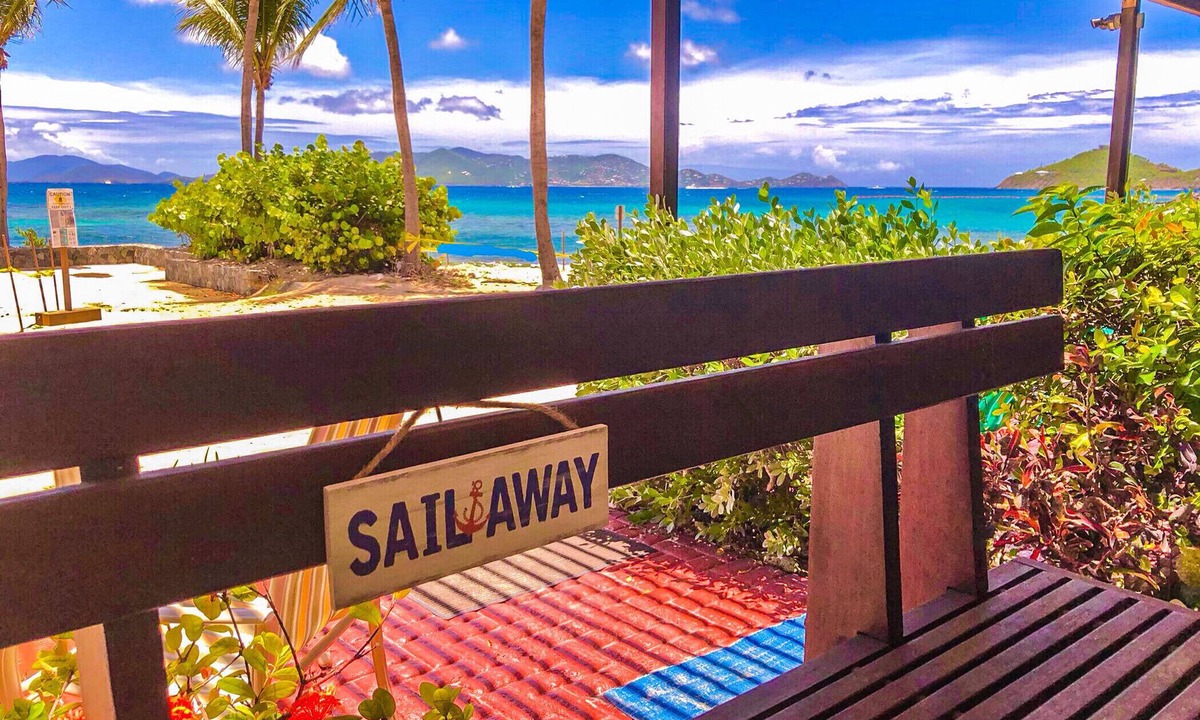 Red Hook Apartment | Sail Away II-WOW Beachfront to Paradise and Remodeled. GENERATOR on property.