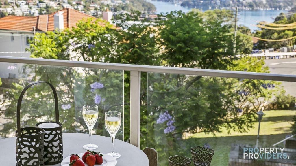 Cremorne Apartment | Sails apartment overlooking Middle Harbour