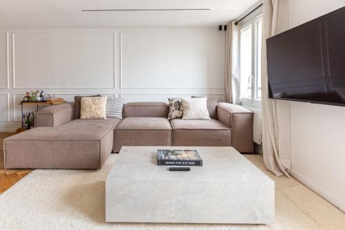 Quartier de la Place-Vendome Apartment | Saint-Honoré - Vendôme - Luxury Designer Flat