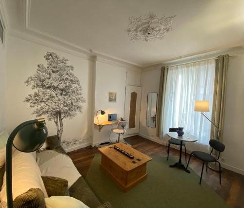 Saint-Mande Apartment | Saint-Mandé studio, proche metro Ligne 1 & Paris Centre, Wifi rapide, Ideal couple, télétravail