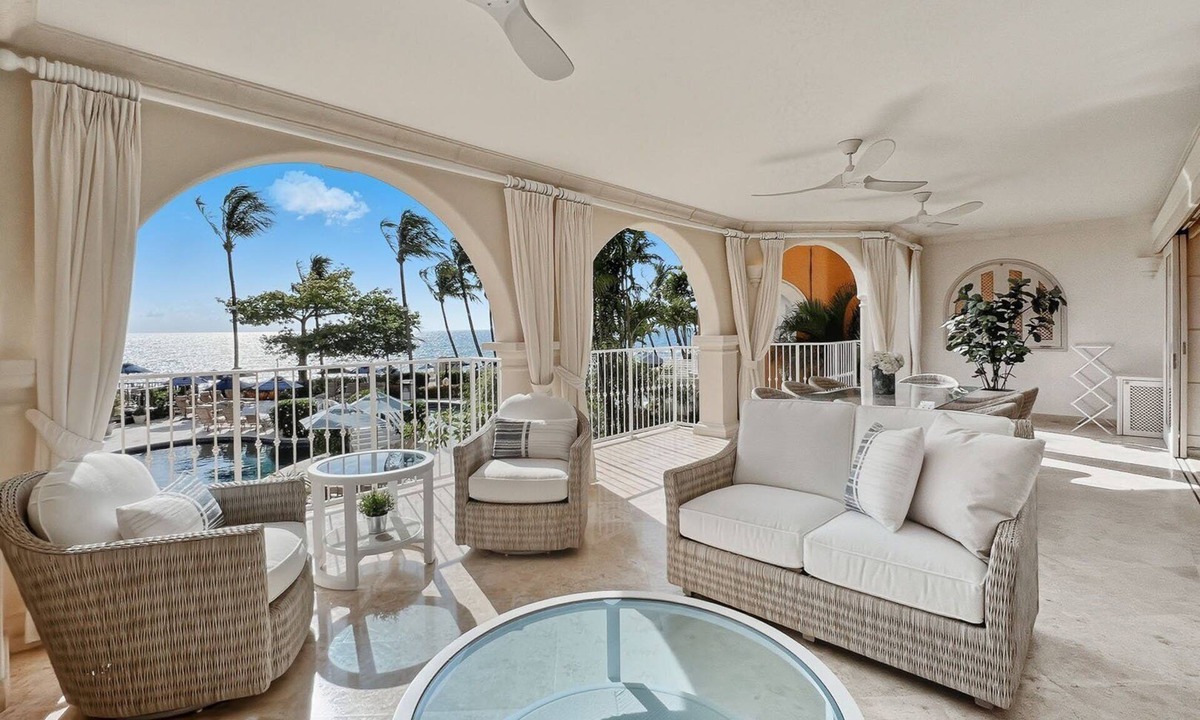 Little Battaleys Apartment | Saint Peter's Bay 208 - Chic Beachfront Condo