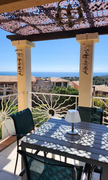 Agay Apartment | Saint-Raphael- Vue mer et Massif de l'Esterel