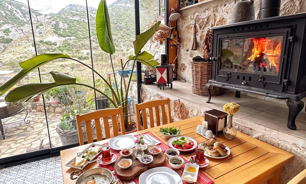 Karaburun Hotel | Saklı Konak