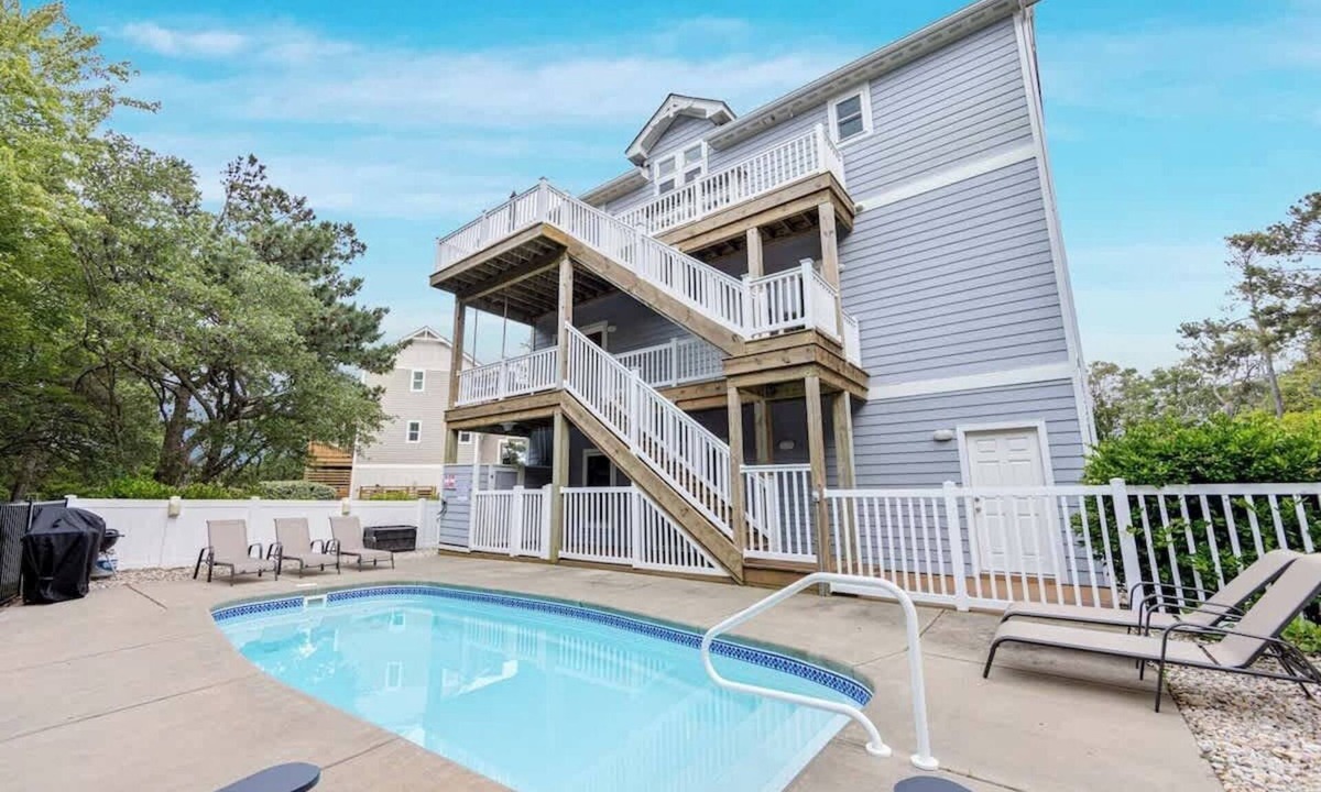 Corolla House | Saltwater Pool, EV Charger, and Walk to Beach!