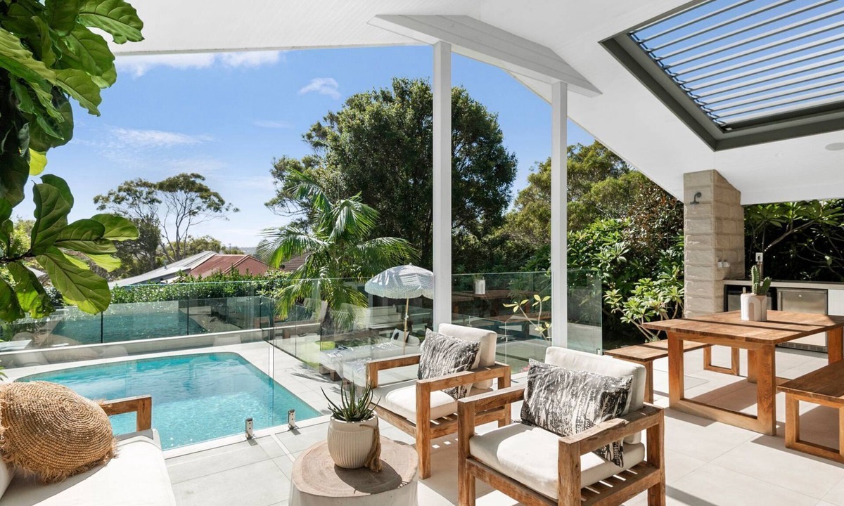 Newport House | SALTY DAZE by Palm Beach Holiday Rentals