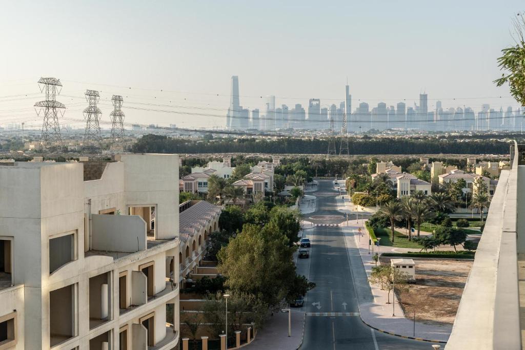 Jumeirah Village Triangle Apartment | Samaya Holiday Homes - Cloud Stylish Suites with Balcony