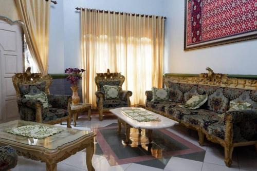 Rajabasa Villa | Samba Homestay
