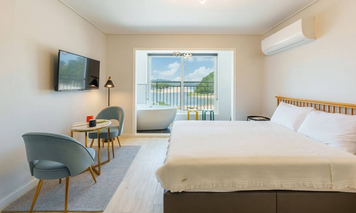 Samcheok House | Samcheok Kong & Bee Ocean View Spa Pensi