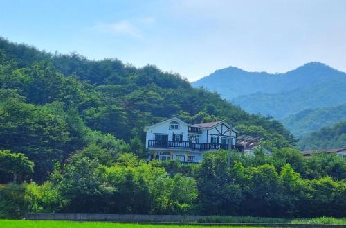 Samcheok House | Samcheok Rose Valley Pension