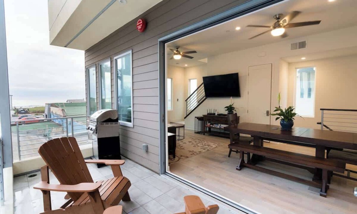 Imperial Beach House | San Diego Beachfront House 60s to sand, surf, pier