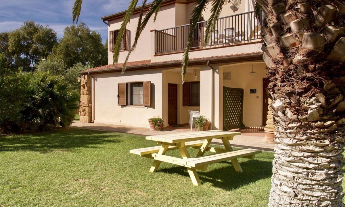 Santa Maria La Palma Apartment | San Giuliano Three-room apartment 5 beds standard