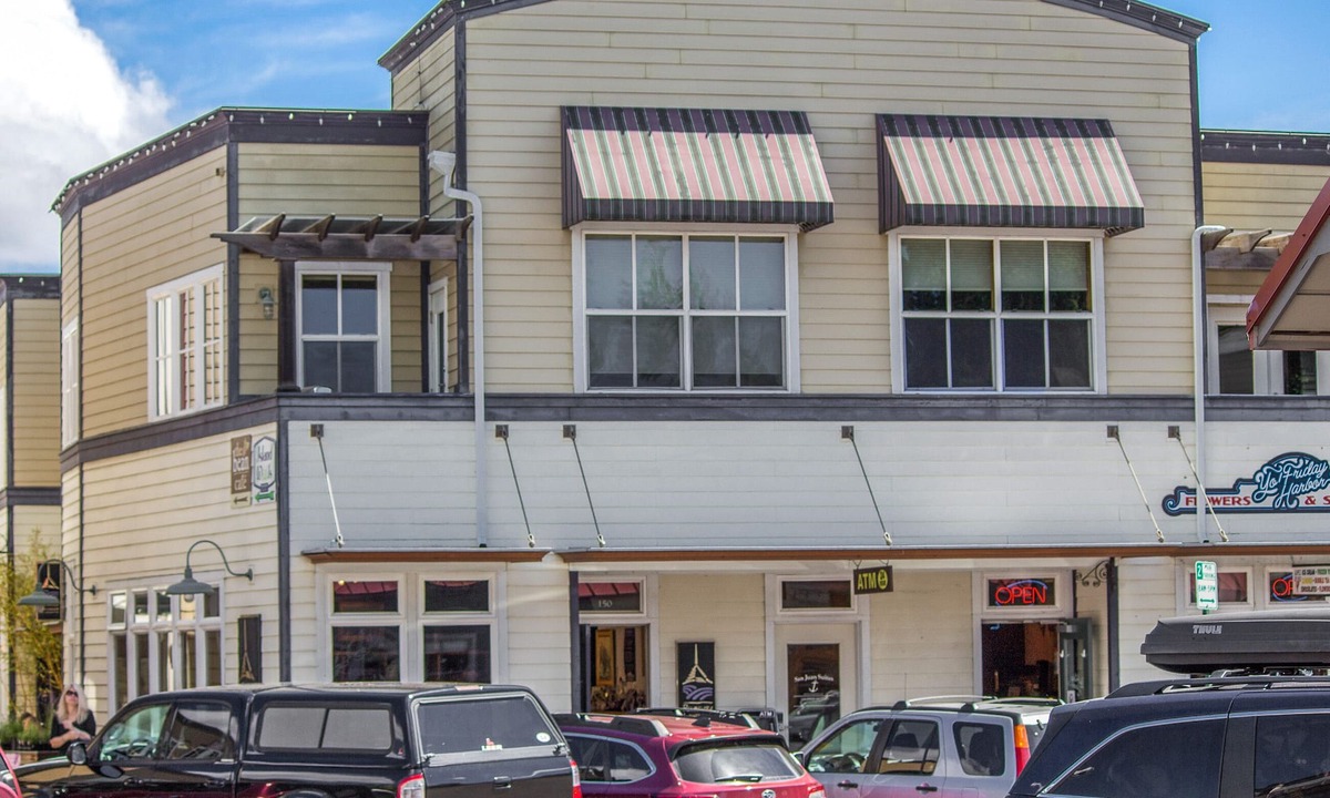 Friday Harbor Condo | San Juan Suites- Channel Room! Downtown!