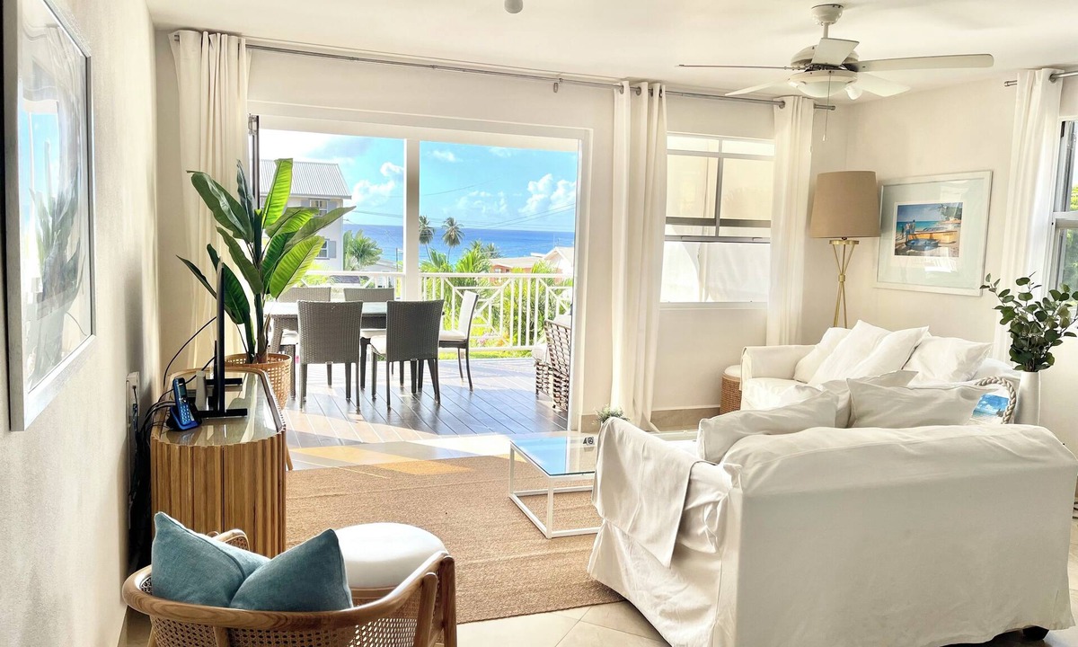 Weston Condo | Sandbox Villa 3 BDR Central to West Coast