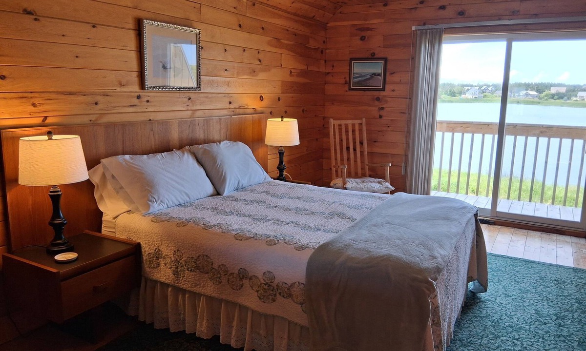 Darnley Cottage | Sandcastles Beach House - Meadowside: On PEI's Best Beach!