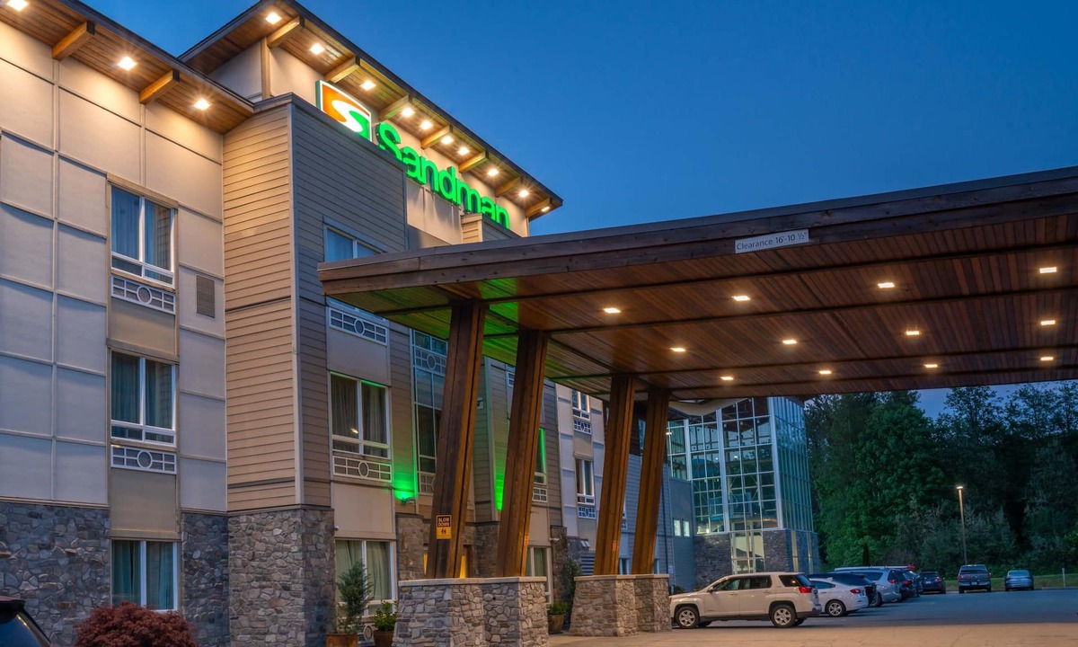 Squamish Hotel | Sandman Hotel & Suites Squamish