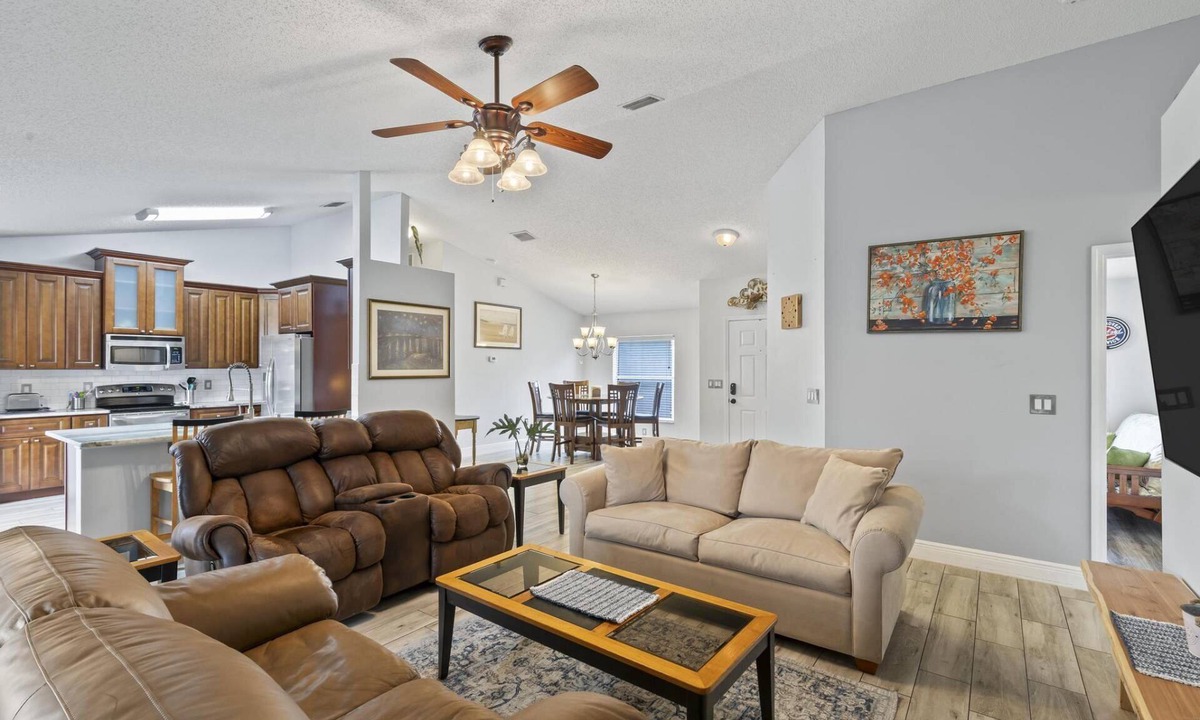 Palm Coast House | Sandpiper Path | Palm Coast | Dog Friendly | 9 Miles To The Beach | Close To Golfing & Restaurants