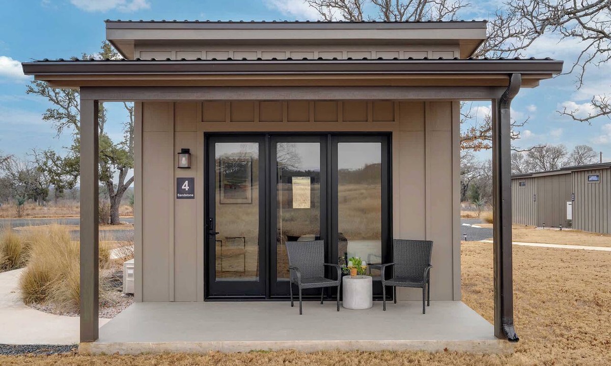 Stonewall Cabin | Sandstone Casita at Featherstone Winery