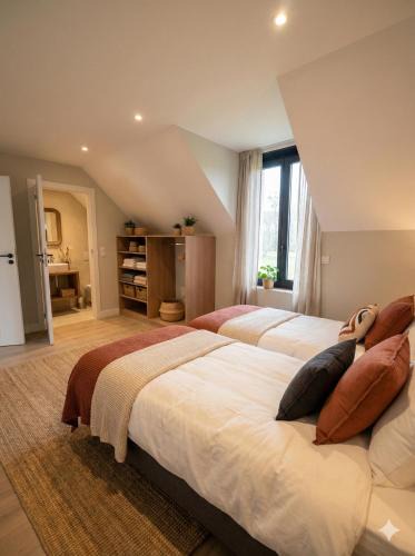 Noisy-sur-Ecole Apartment | Sandstone