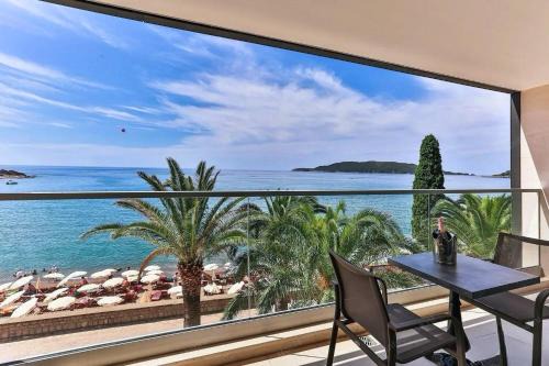 Rafajlovici Apartment | Sandy Bay Suites