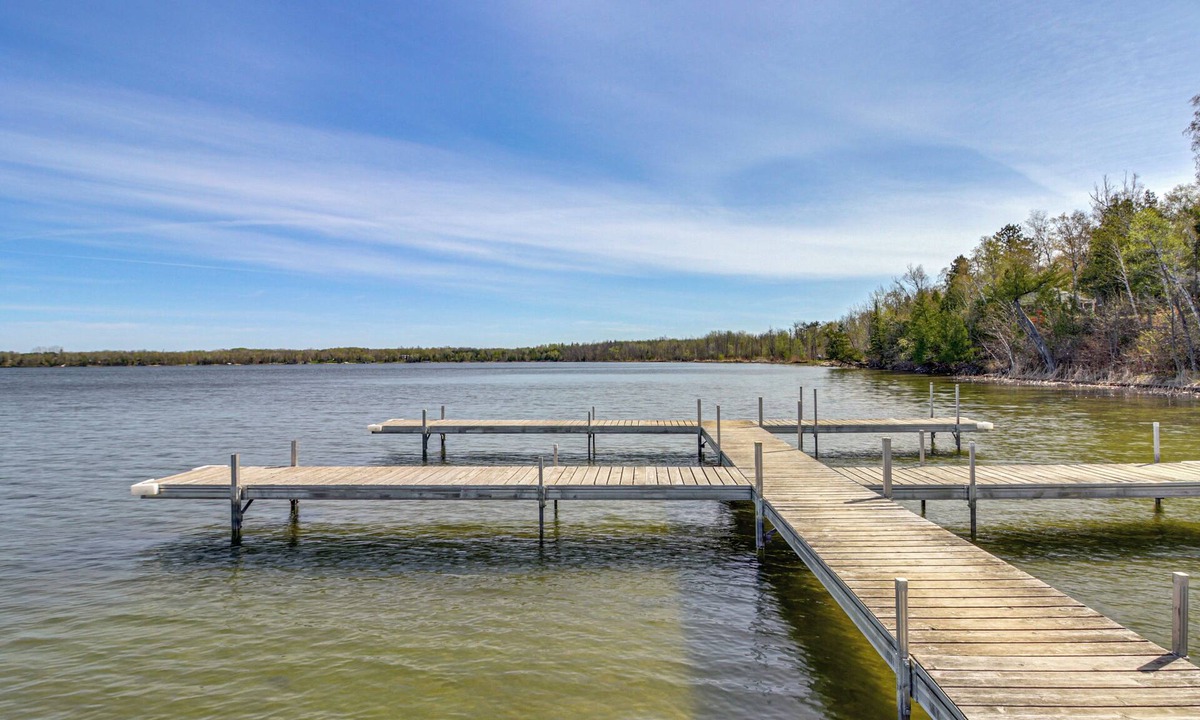 Puposky Cabin | Sandy Beach & Boat Dock! Gull Lake Resort Cabin