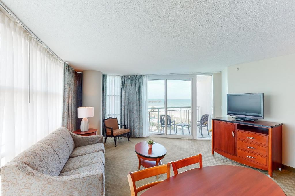 Downtown Myrtle Beach Apartment | Sandy Beach Resort 504