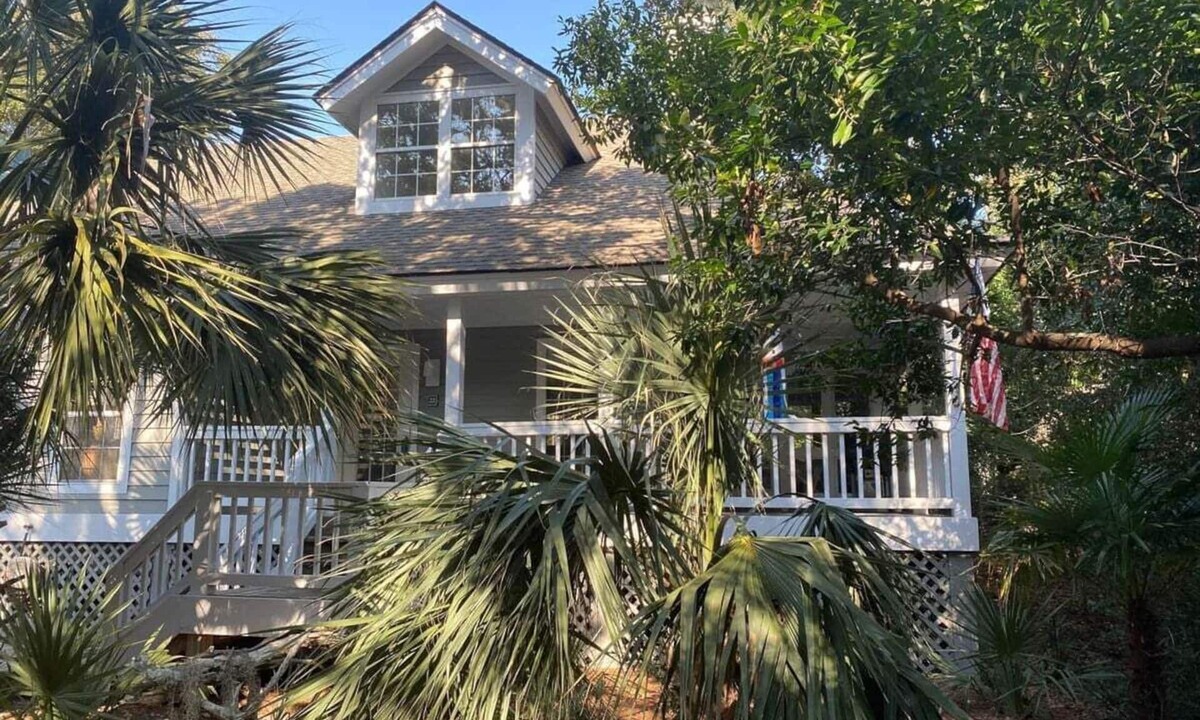 Bald Head Island House | Sandy Bottoms NEWLY RENOVATED 4 BEDROOMS!