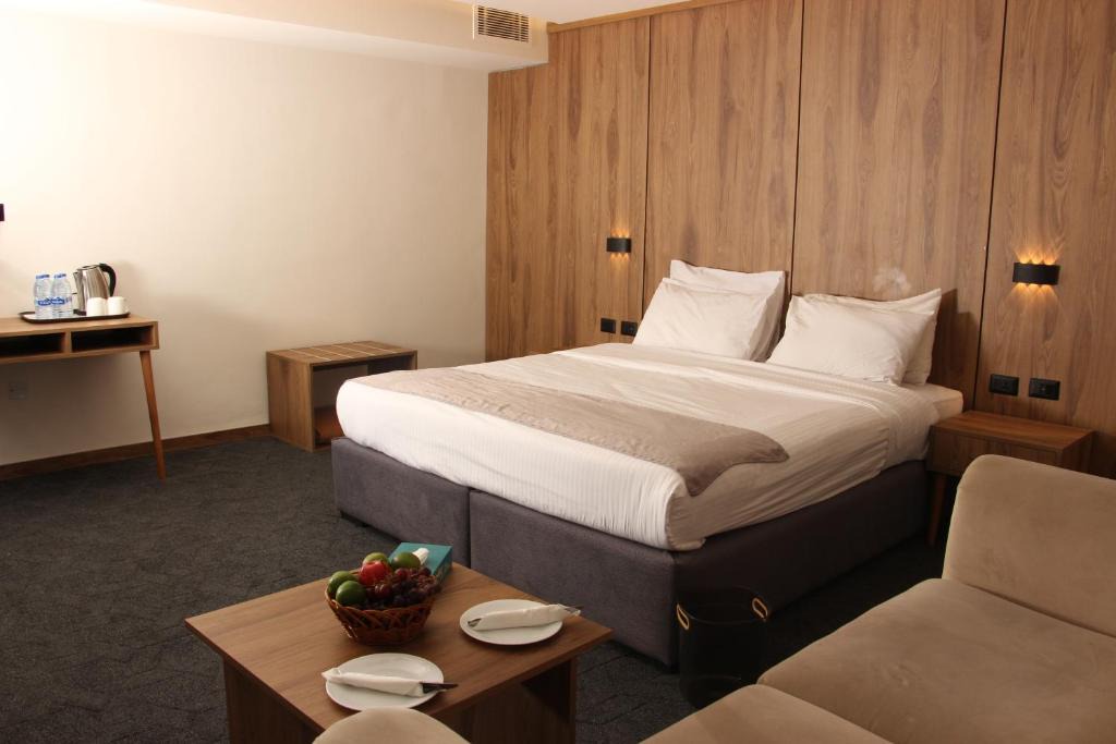 Jabal Al-Hussein Hotel | Sandy Palace Hotel Amman