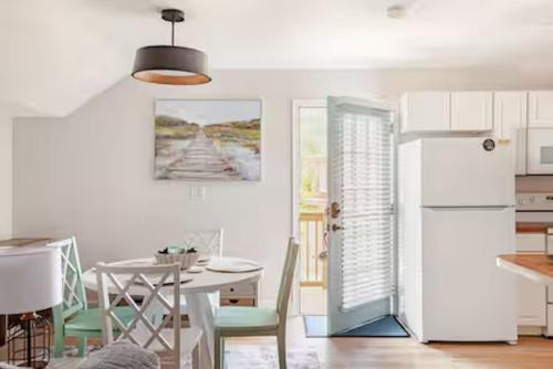 Roseland Apartment | Sandy Pines Perch - Your Indian River Dock Life Base Camp