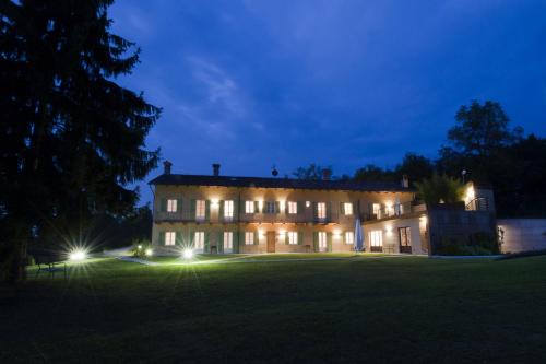 Monteu Roero House | Sangrato 1883