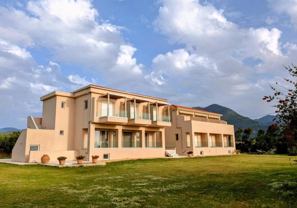 Kiparissia Apartment | Sani Kasimis
