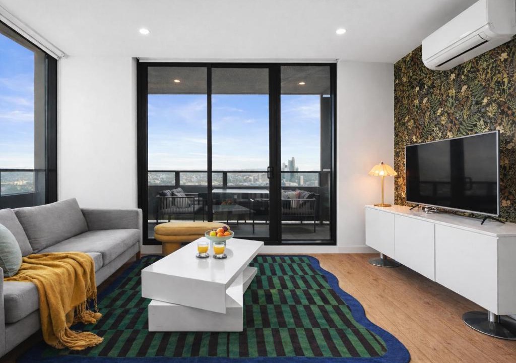Southbank Apartment | SANS SOUCI Level 36 Skyline & Bayview 2Bed 2Bath Apt with Free Parking Near Crown
