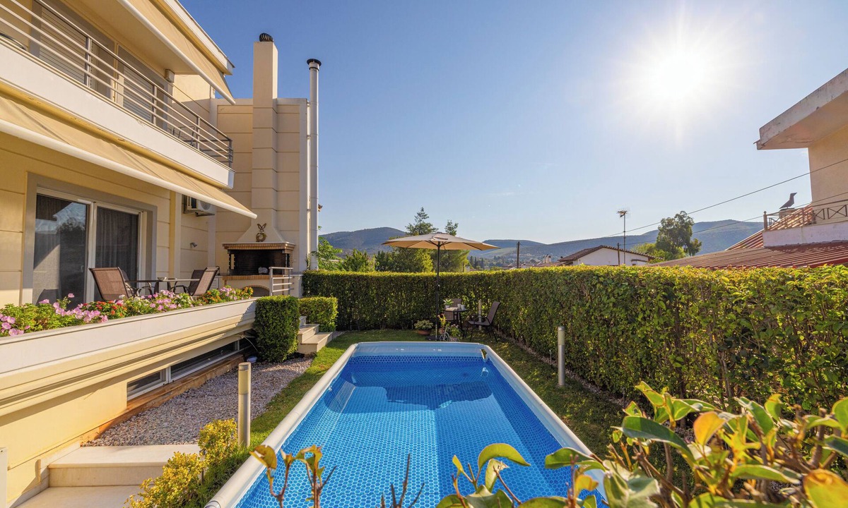 Marathon Apartment | Santa Barbara 2fl Home w. Garden and Intex Pool