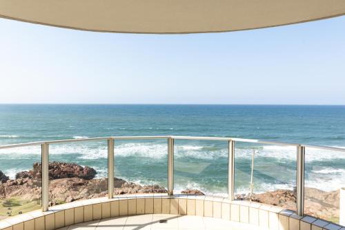 Margate Beach Apartment | Santorini 401A